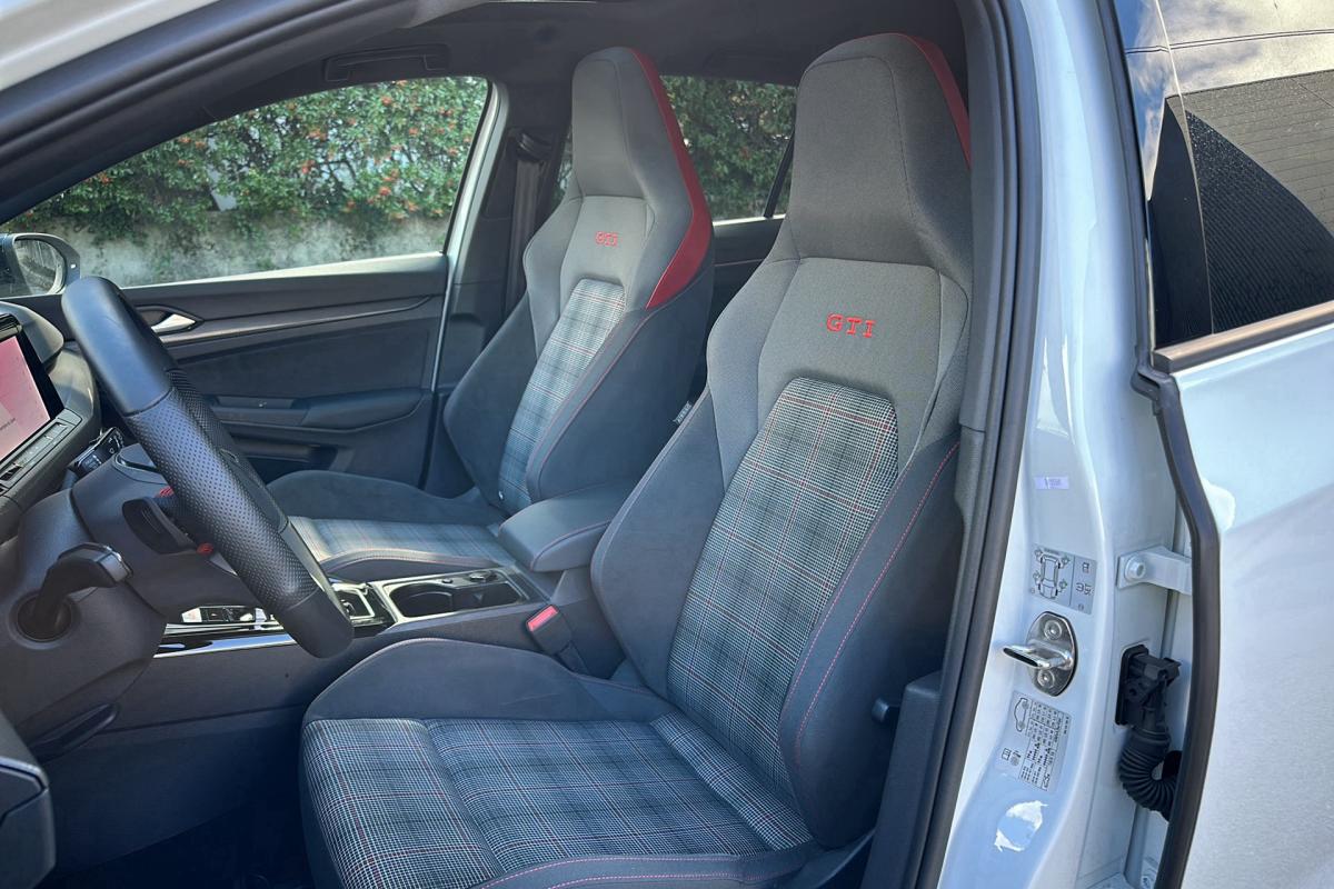 Volkswagen Golf - 2.0 TSI 245 GTI T.O HEADU