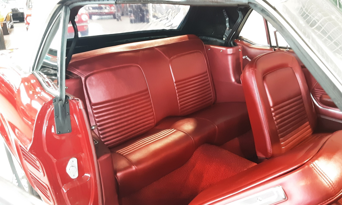 Ford Mustang - CABRIOLET 289 CI V8 ROUGE INT